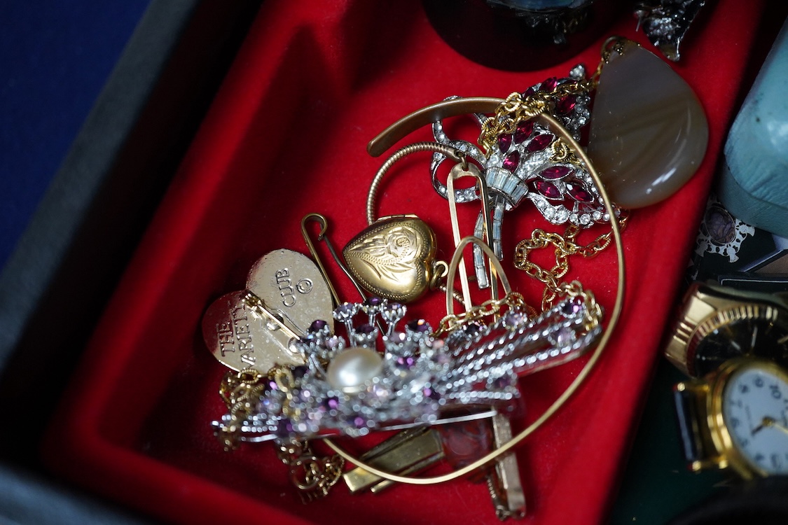 A jewellery box and contents to include a 935 white metal and paste set swallow brooch, silver locket on chain, white metal and costume jewellery, agate necklace and wrist watches including Seiko, Lanco, Lorus and Rotary